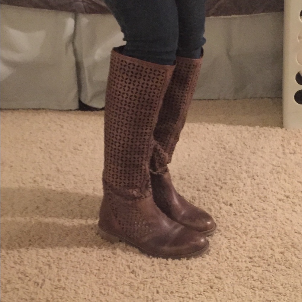 Super Cute Tan Boots